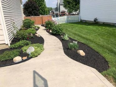 finished mulch job in Grove City Ohio 43123