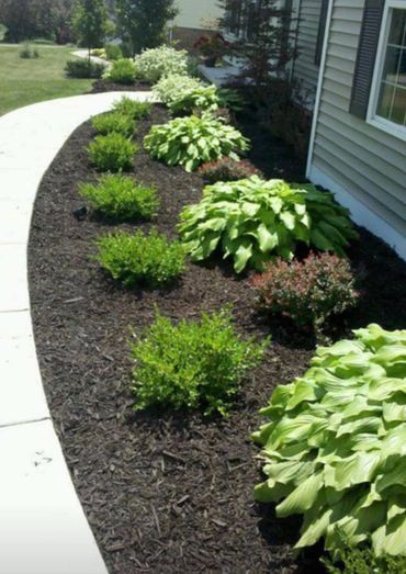Mulch alone front of house in Grove City Ohio 43123