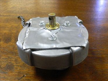 An oil cap lock