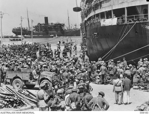 ALEXANDRIA, EGYPT. THE ARRIVAL OF TROOPS EVACUATED FROM GREECE AND CRETE. 21 April 1941. 7477380