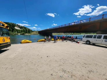 Tour Guide Rafting Wyoming