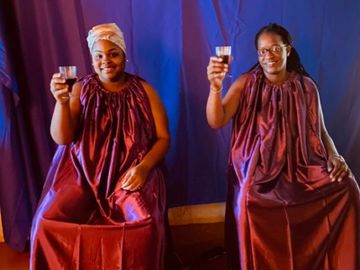 Relaxing And detoxifying V steam