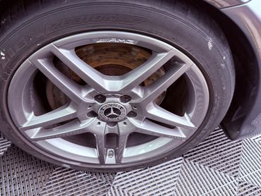 Alloy wheel painted and lacquered