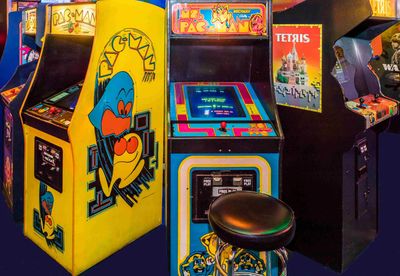 Classic retro arcade games