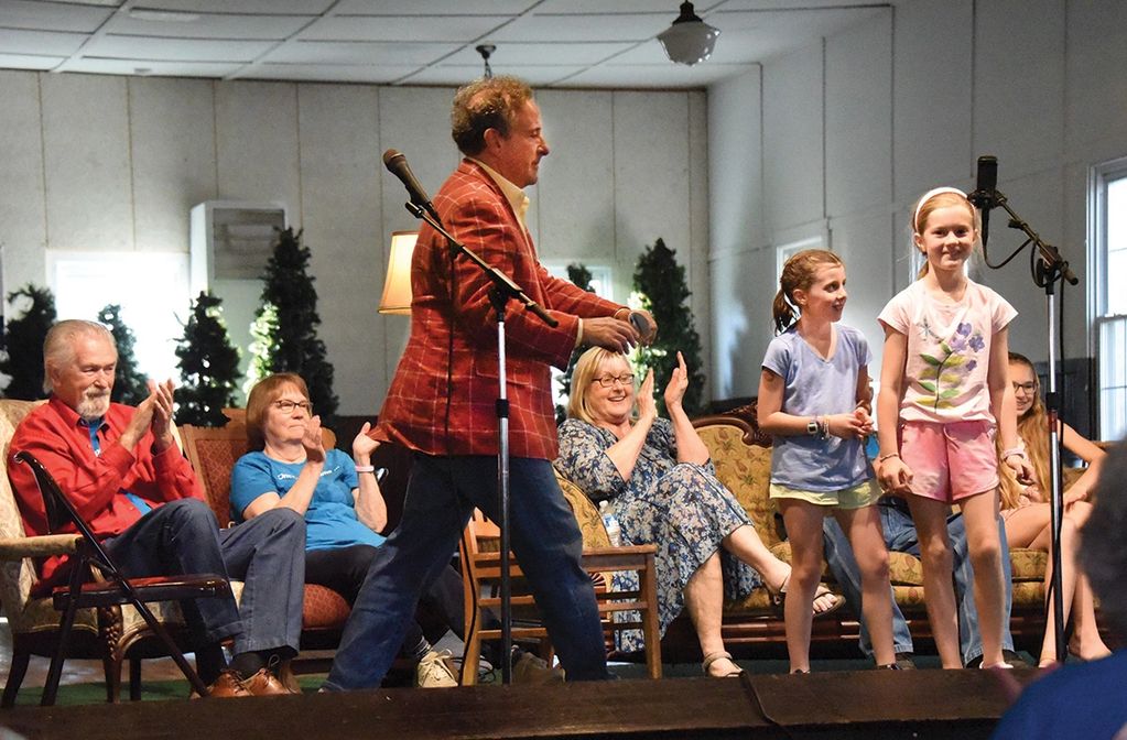 Jed greeting amateurs