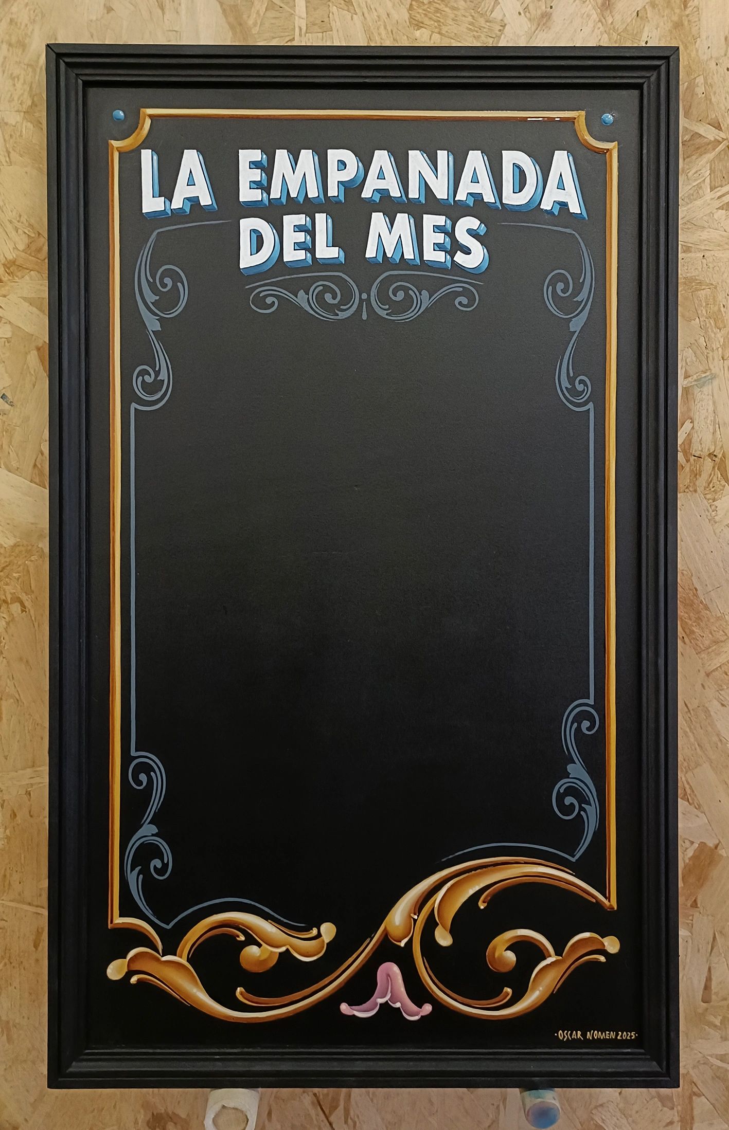 pizarra rotulación tradicional a pincel empanadas barcelona