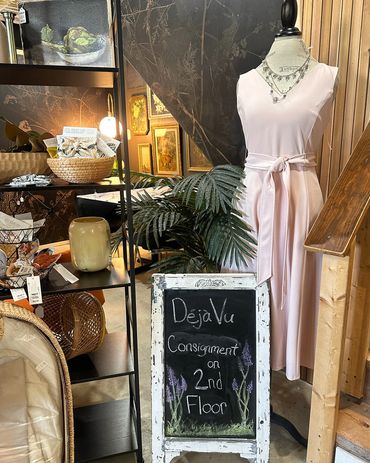 Display outfit and sign