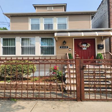 Bronx, NY  colonial sold