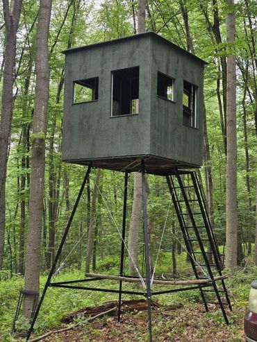 8 Point Hunting Blind setup in the Woods