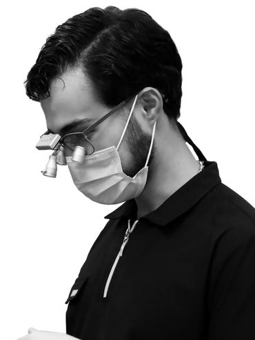 Dt. Kerem Karaçor tedavi sırasında | Dr. Kerem Karacor during treatment