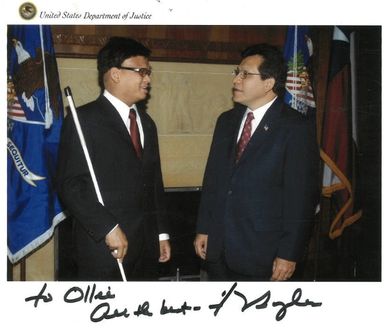 Ollie Cantos with Alberto R. Gonzales, United States Attorney General.