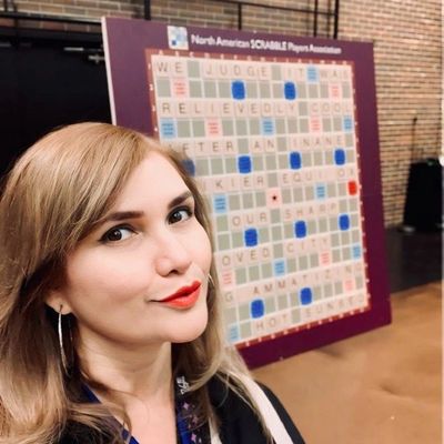 Norma Garza doble campeona de EE.UU de scrabble en español.