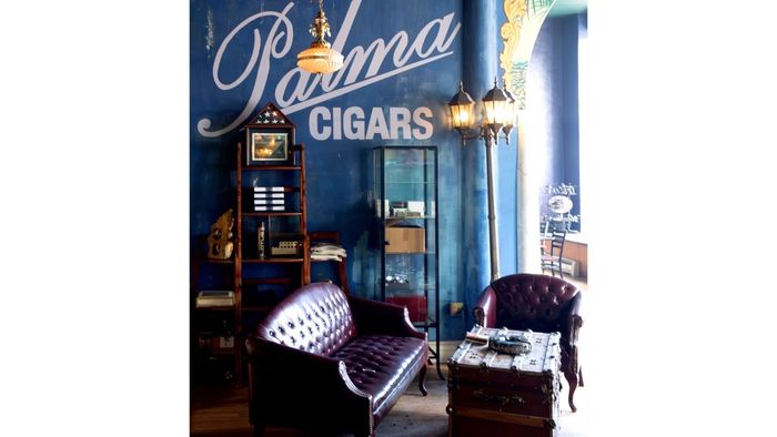 Interior picture of Bar Las Palmas lounge area.