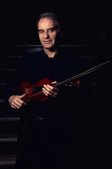 Roberto Mendoza. Violin. Zarzuela Monumental Hispanidad