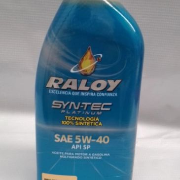Envase azul de aceite para motor Raloy.