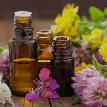 CALMIST 3 BOTTLES OF ESSENTIAL OIL AND FLOWERS
