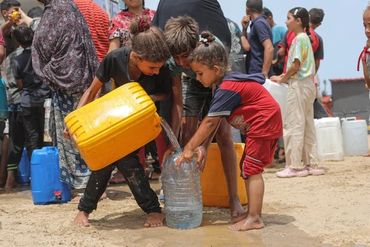 In Pakistan the poor community are suffering for clean water. Jahan Welfare to get drinking water.