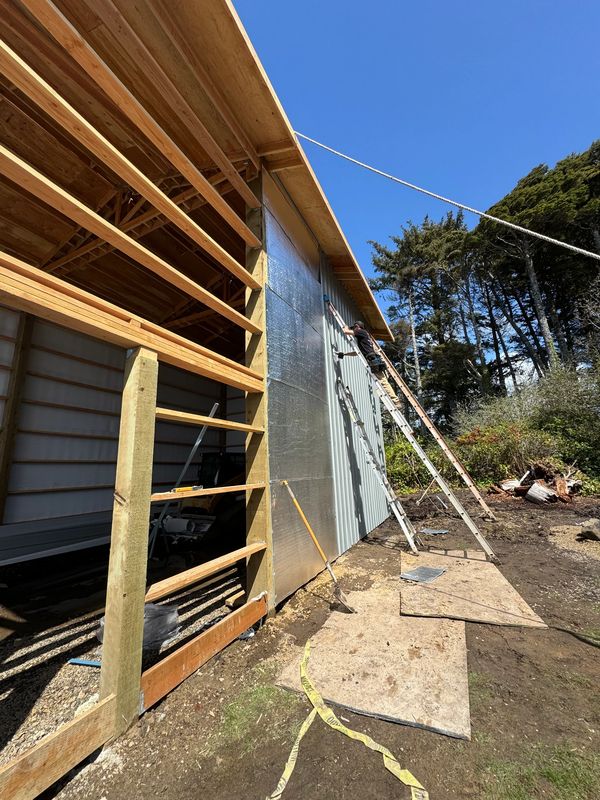 Pole building contractor providing services in Turner, OR