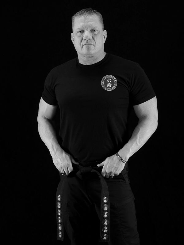 Chris Harris, "The Warrior Maker," is a Close-Quarters Combat Expert and the Founder of Roku Jutsu.