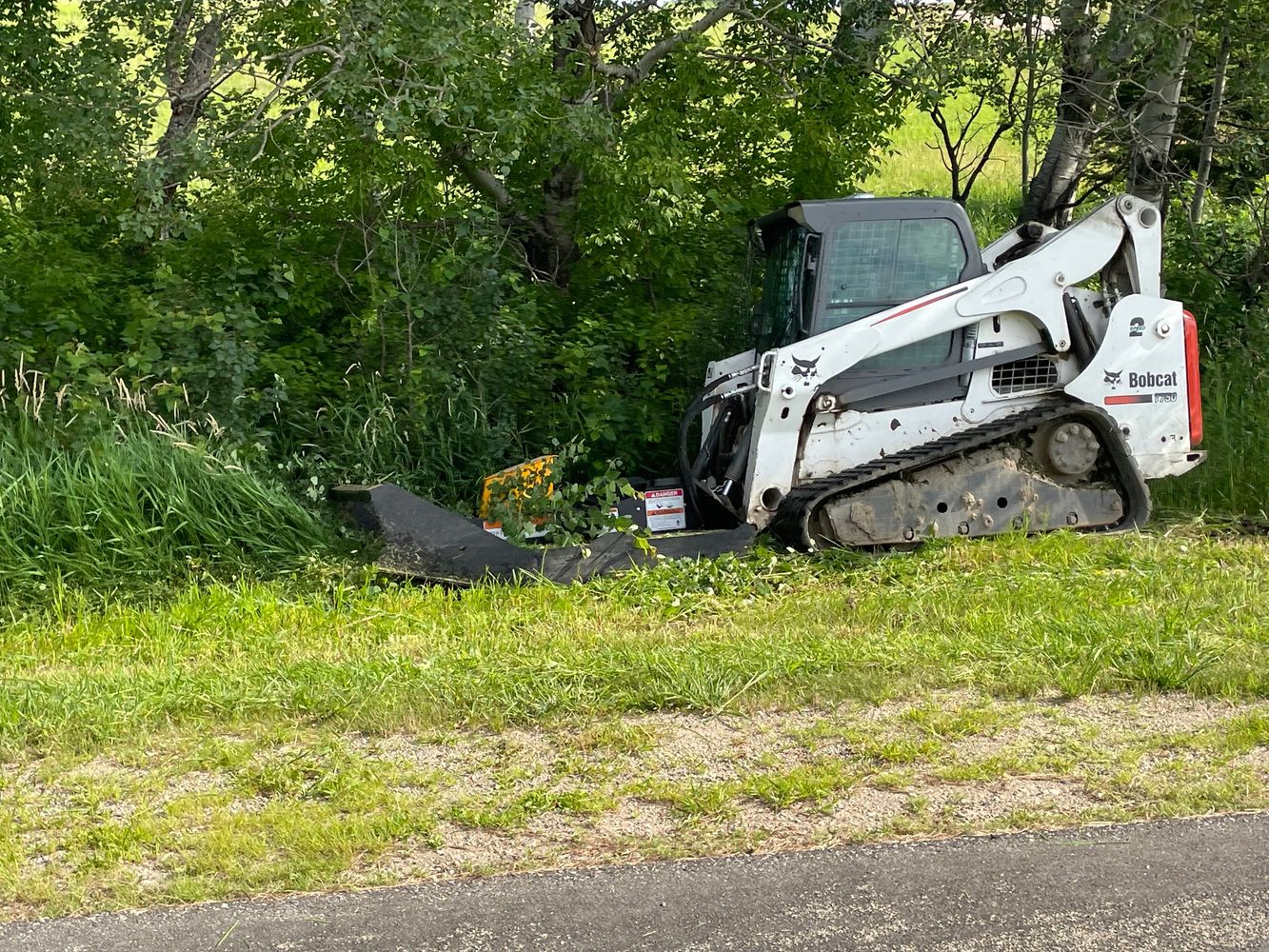 Specializing in Stump Grinding.  Cuts up to 10" Trees.