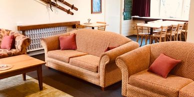 Cold beverages, including alcohol, can be purchased at the licensed supermarket located in the Skitu