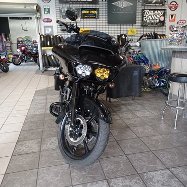 BAJA DESIGNS  LP6 LED WHITE/AMBER UPGRADE 2019 HARLEY DAVIDSON ROAD GLIDE