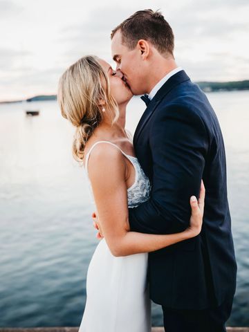 Bride & Groom on their wedding day!
