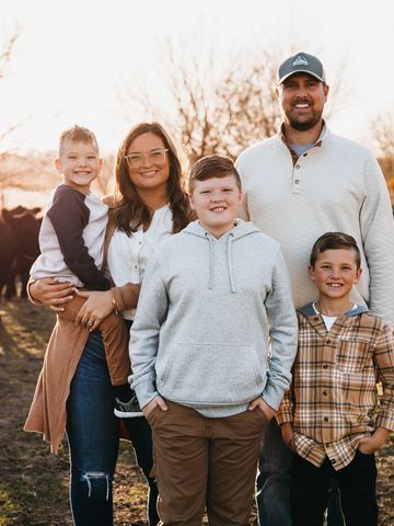 Family pictures!
Family pictures on the farm. 
Family farm pictures.