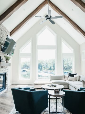 Modern Lakehouse photography.
Interior photography.
Branding photography.