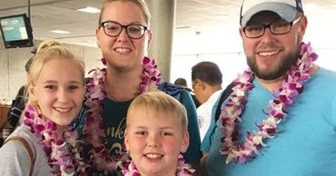 family lei greeting