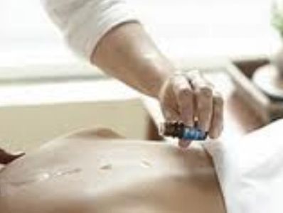 Raindrop Therapy uses a sequence of highly therapeutic organic immune enhancing essential oils.