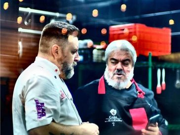 EL chef Adrían Herrera con el Chef José Luis Revuelta en la inauguración de restaurante en Monterrey