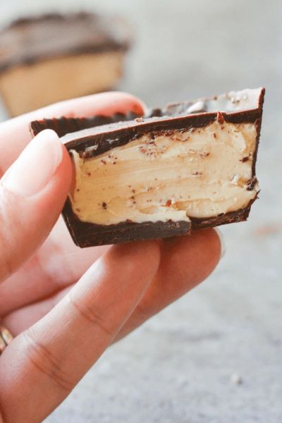 KETO PEANUT BUTTER CHEESECAKE BITES