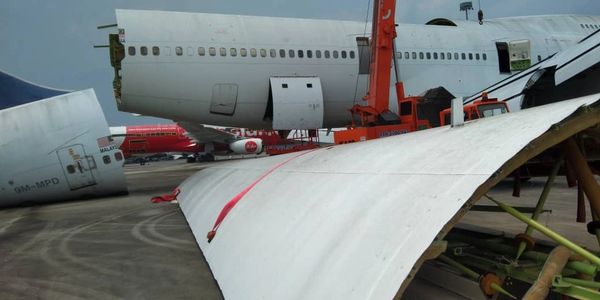Our services also include harnessing components and other value items from the part out aircraft.