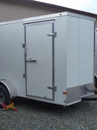 Haulmark Passport Deluxe 6 x 12' enclosed utility trailer white with rear double doors / barn doors