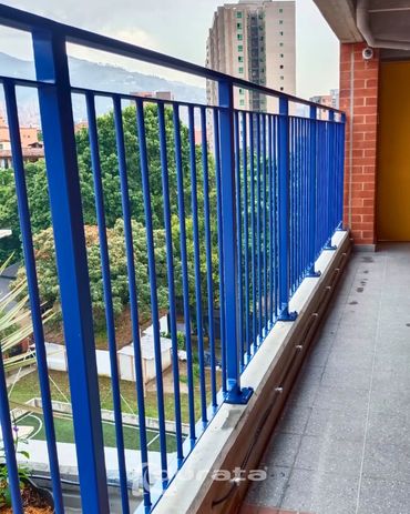 Fabricamos escaleras y pasamanos en acero inoxidable y hierro. Soluciones seguras, resistentes.