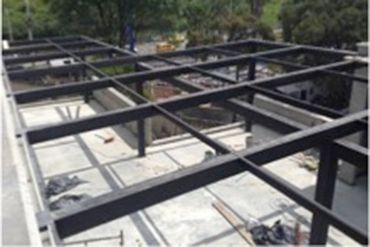 Proveemos estructuras que soportan grandes cargas y optimizan la durabilidad de espacios.