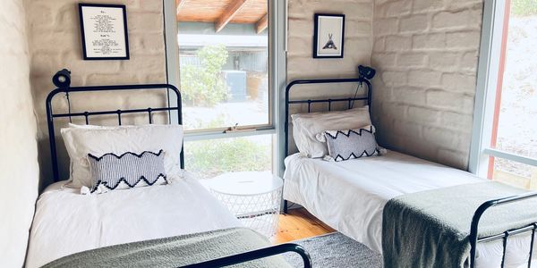 Downstairs twin room