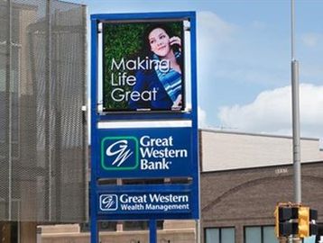 business signs, outdoor signs, pylon signs, pole signs