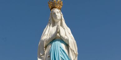 Crown statue of the Blessed Virgin Mary