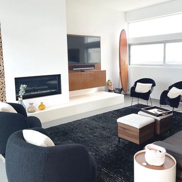 Blue Wave Beach House, Top Floor, 3rd Living Area with lots of seating and opens up to the balcony