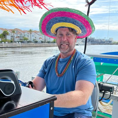 Captain Greg on the St. Johns River for a Cinco De Mayo Crusie.