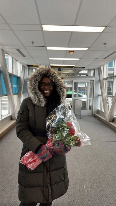 Ma première photo au Canada. J'ai reçu un beau bouquet de fleur de la part de mon conjoint.