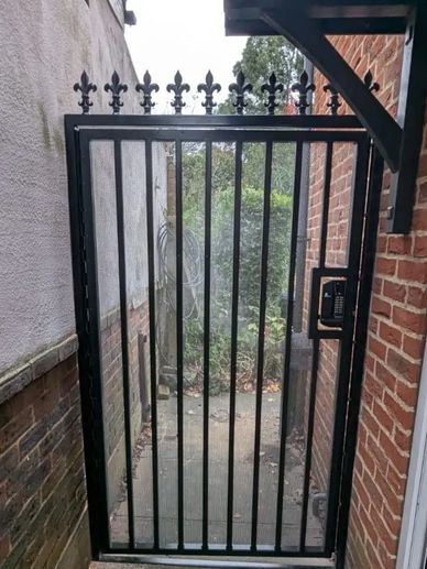 Alleyway security gate