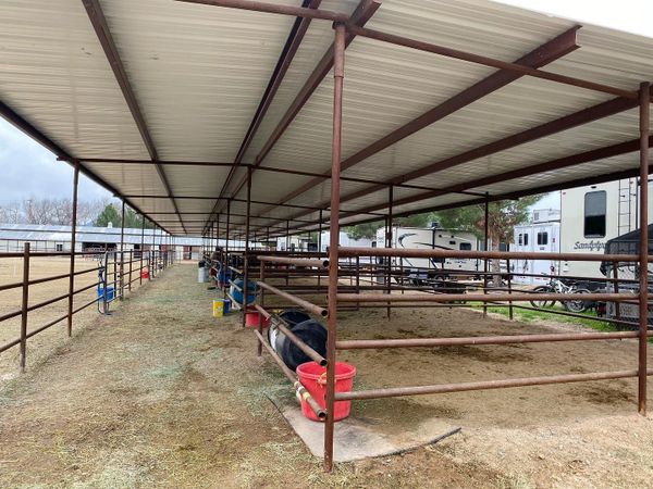 Outdoor Oversized Covered Stalls Horse Boarding