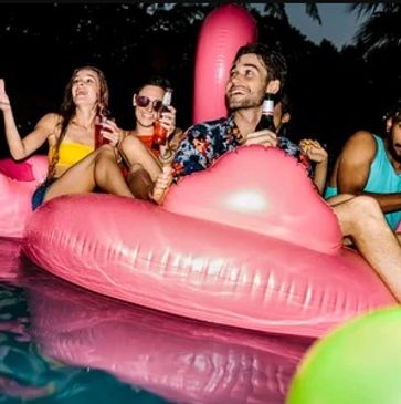 Disfruta de Tequesquitengo renta una casa vacacional con alberca junto al lago para unas vacaciones