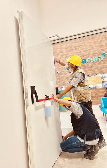 MANTENIMEINTO DE PUERTAS CORTAFUEGO
Clinica AVIVA