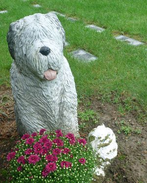 Situated on a quiet wooded knoll beyond the Inn, the pet cemetery is a tranquil resting spot for fai