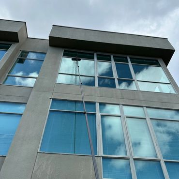 Tucker pole window cleaning