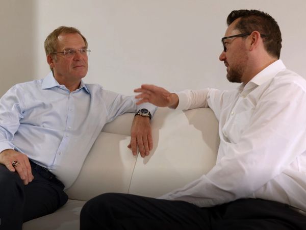 NLP-Techniken und Reframing gegen negative Glaubenssätze um Erfolg reich sein für neues Leben